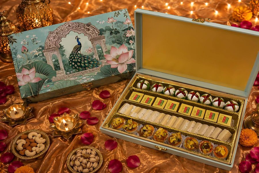 Lotus Peacock Print Premium Box (4 Line, 1 kg)